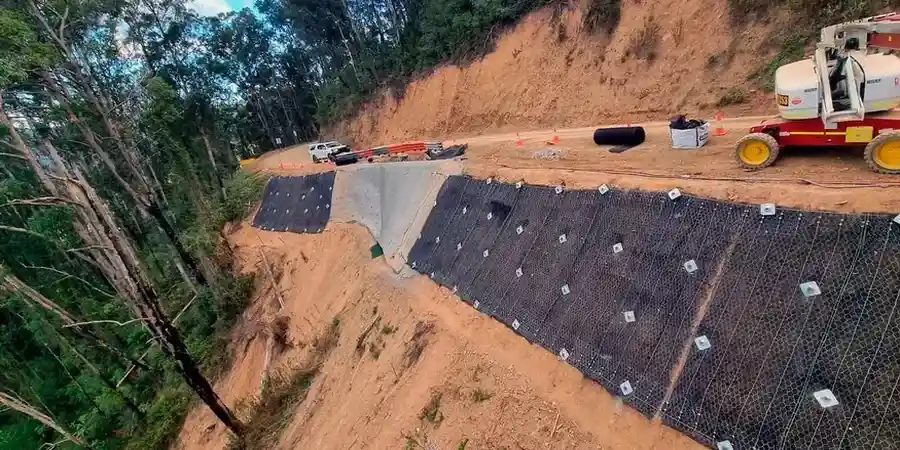 Análise de estabilidade de taludes em Ponta Grossa: engenharia geotécnica no Segundo Planalto Paranaense